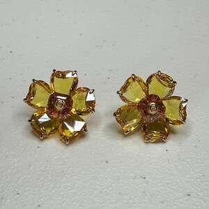 Swarovski Idyllia stud earrings, Flower, Yellow, Gold-tone plated